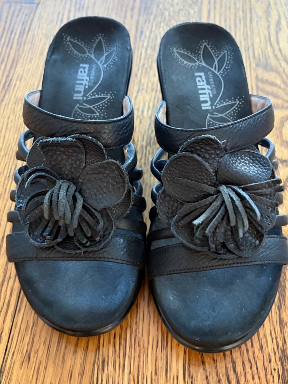 Umberto Raffini Black open toe sandals with 2 in heel.